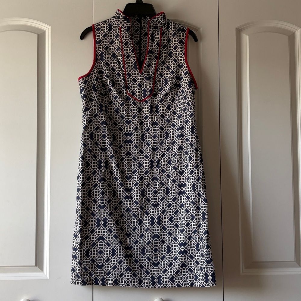 Eliza J Navy and White Geometric Sleeveless Sheath Dress with Red Trim